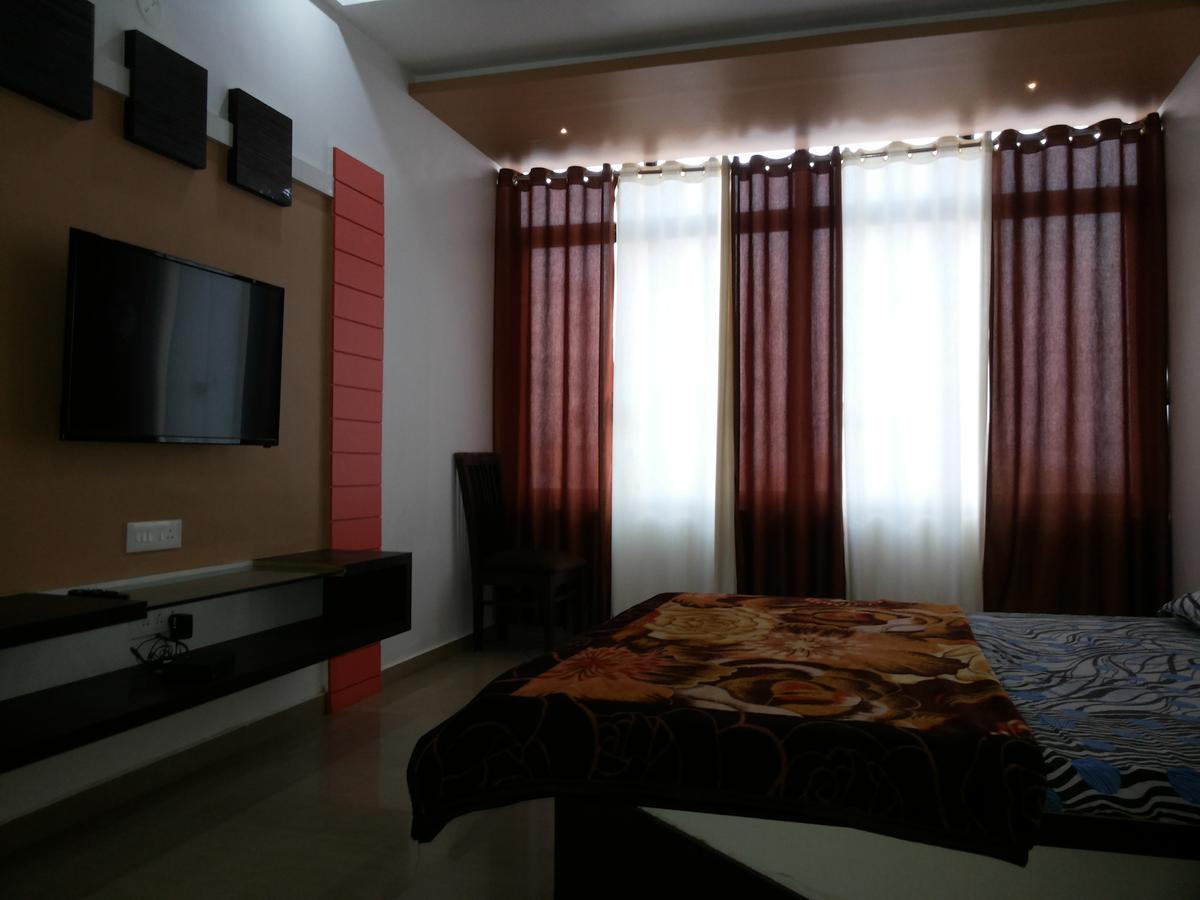 Hotel Malhargad *
